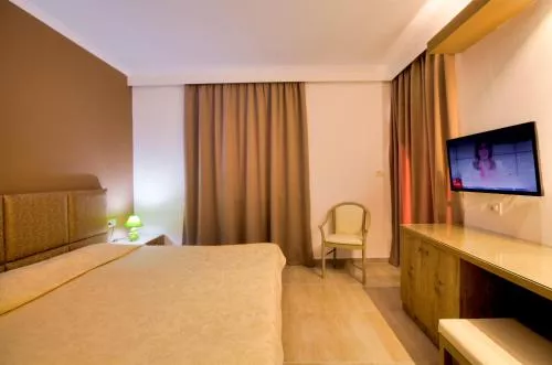 Alexandra Beach Hotel
