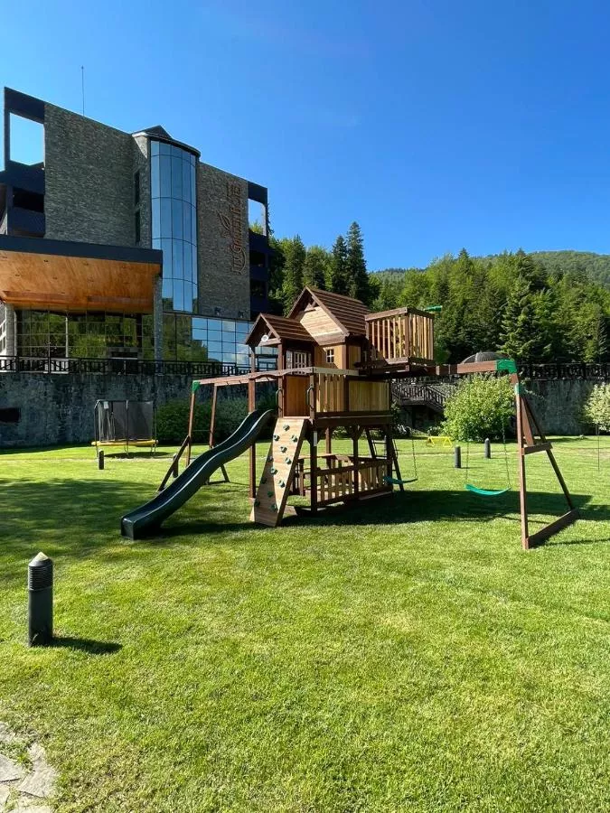 Lux Garden Hotel & Resort