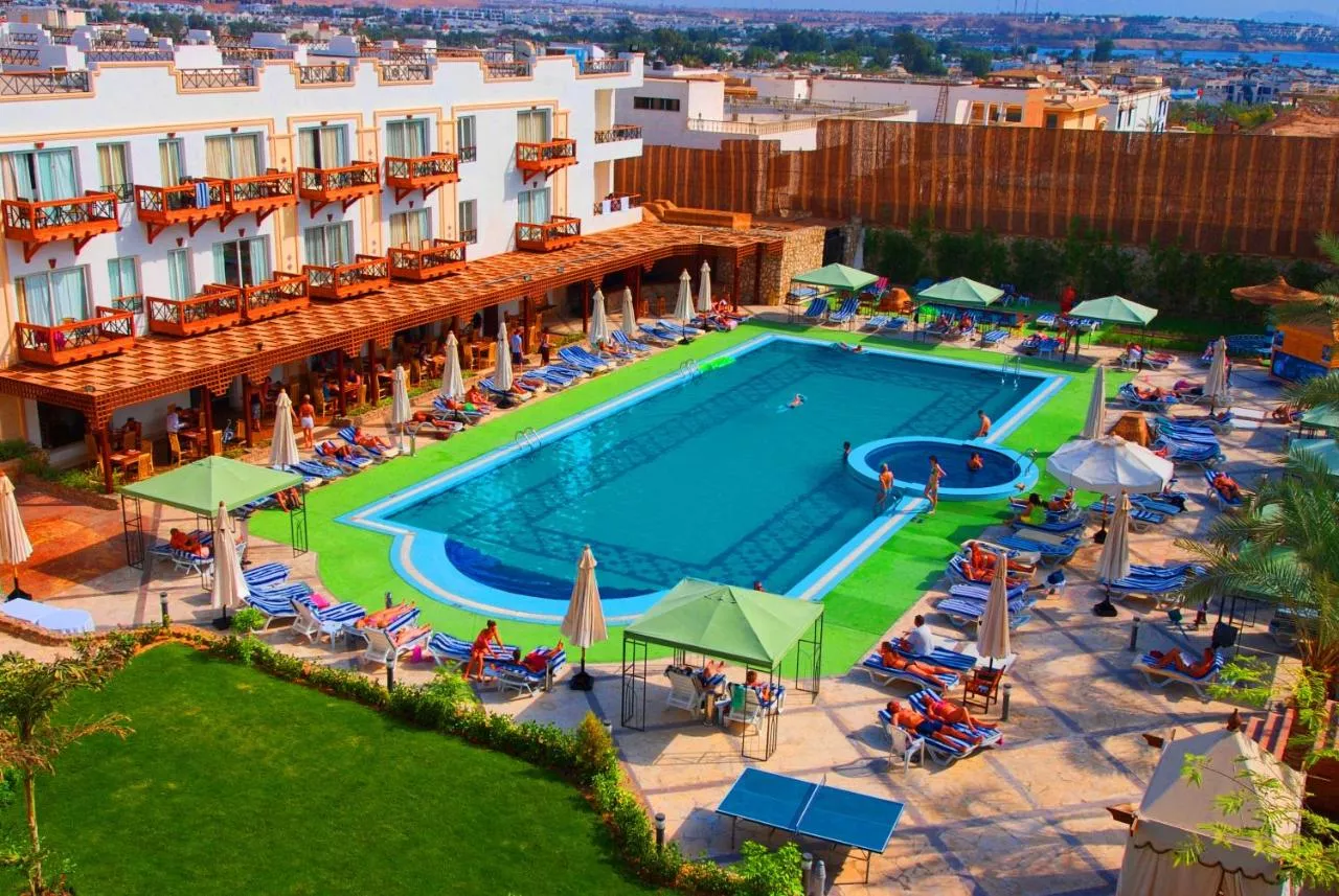 Falcon Naama Star