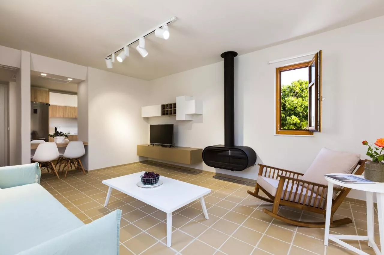 Mikro Livadi Special Lodges