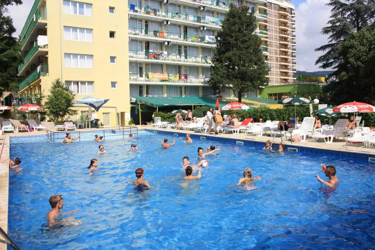 Varshava Hotel