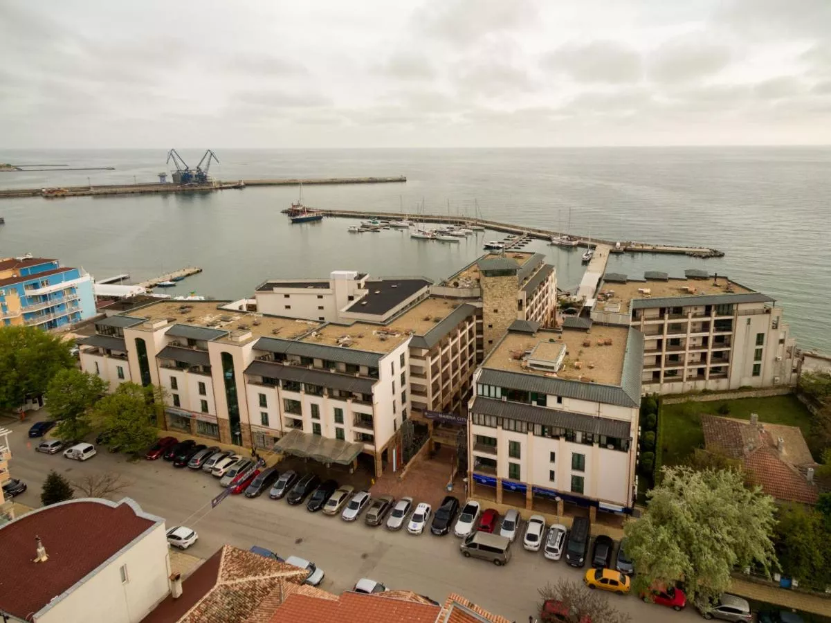 Marina City Aparthotel