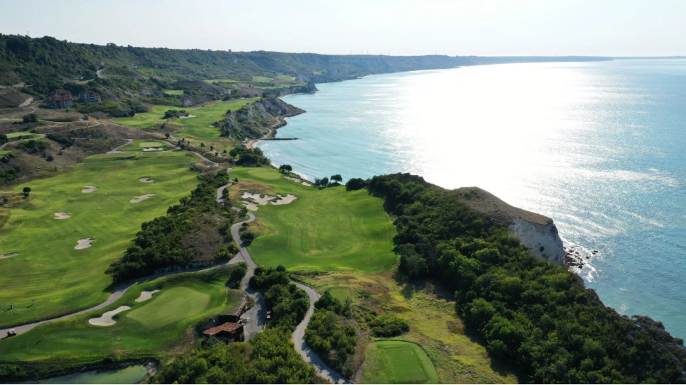 Terenuri de golf langa Albena