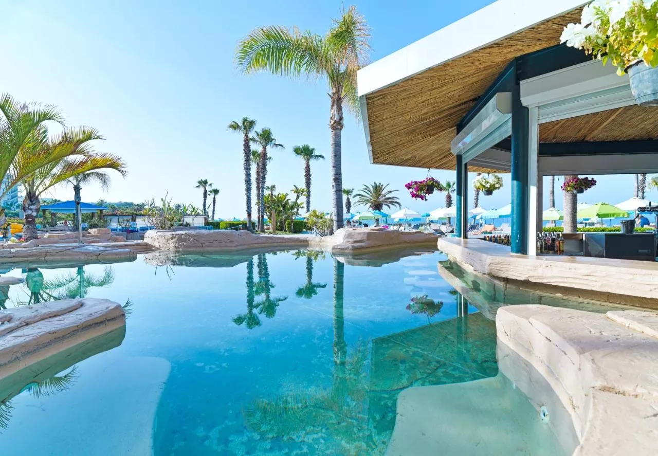 Hotel Leonardo Cypria Bay