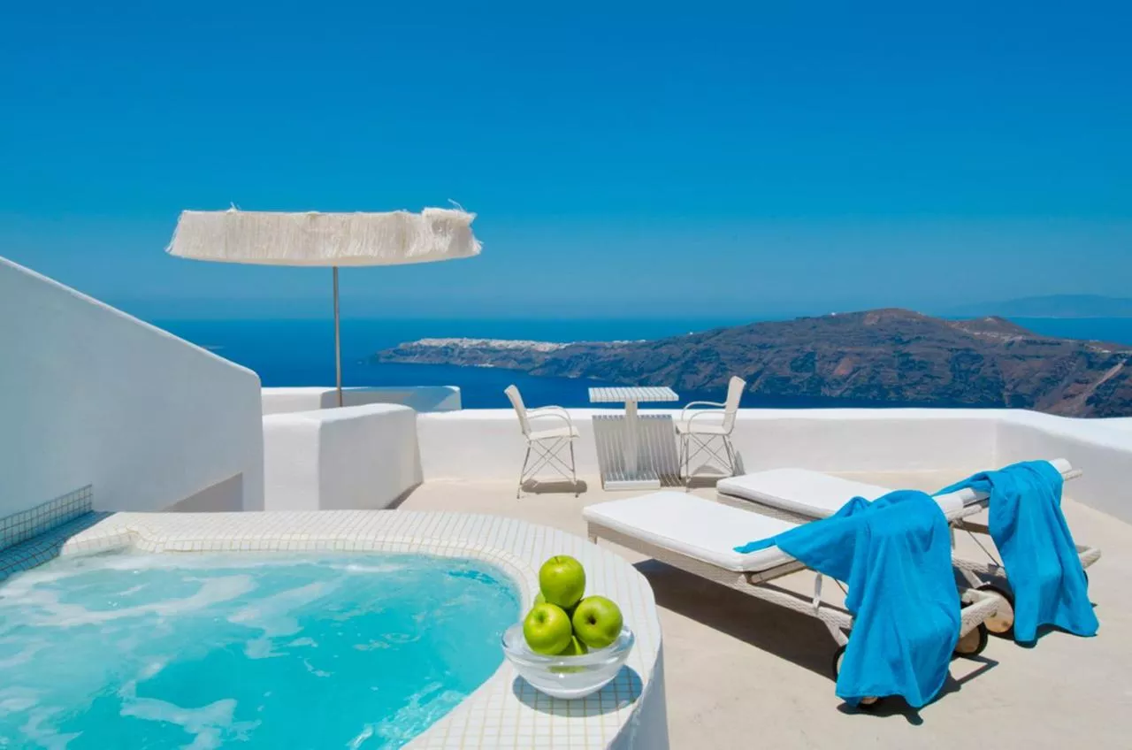 White Santorini Hotel