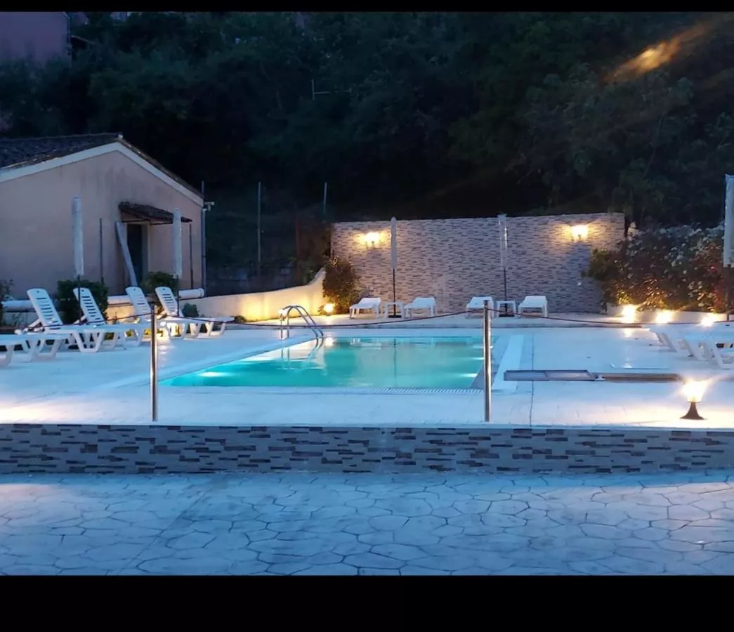 Spiridoula Studios & Apartments