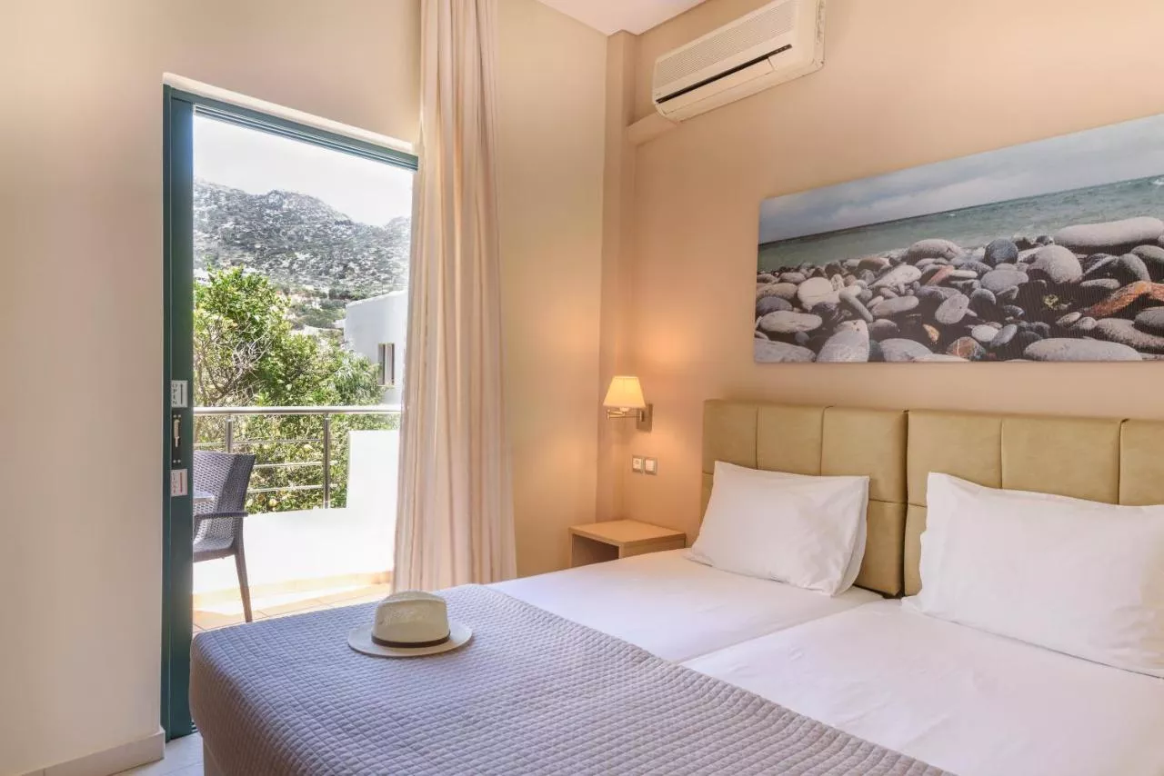 Poseidon Studios & Apartments