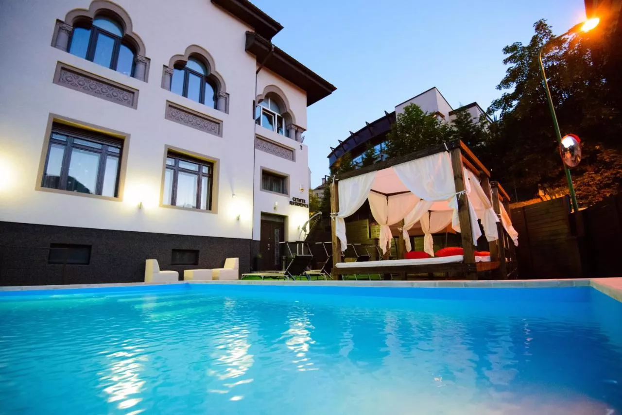 Cetate Residence