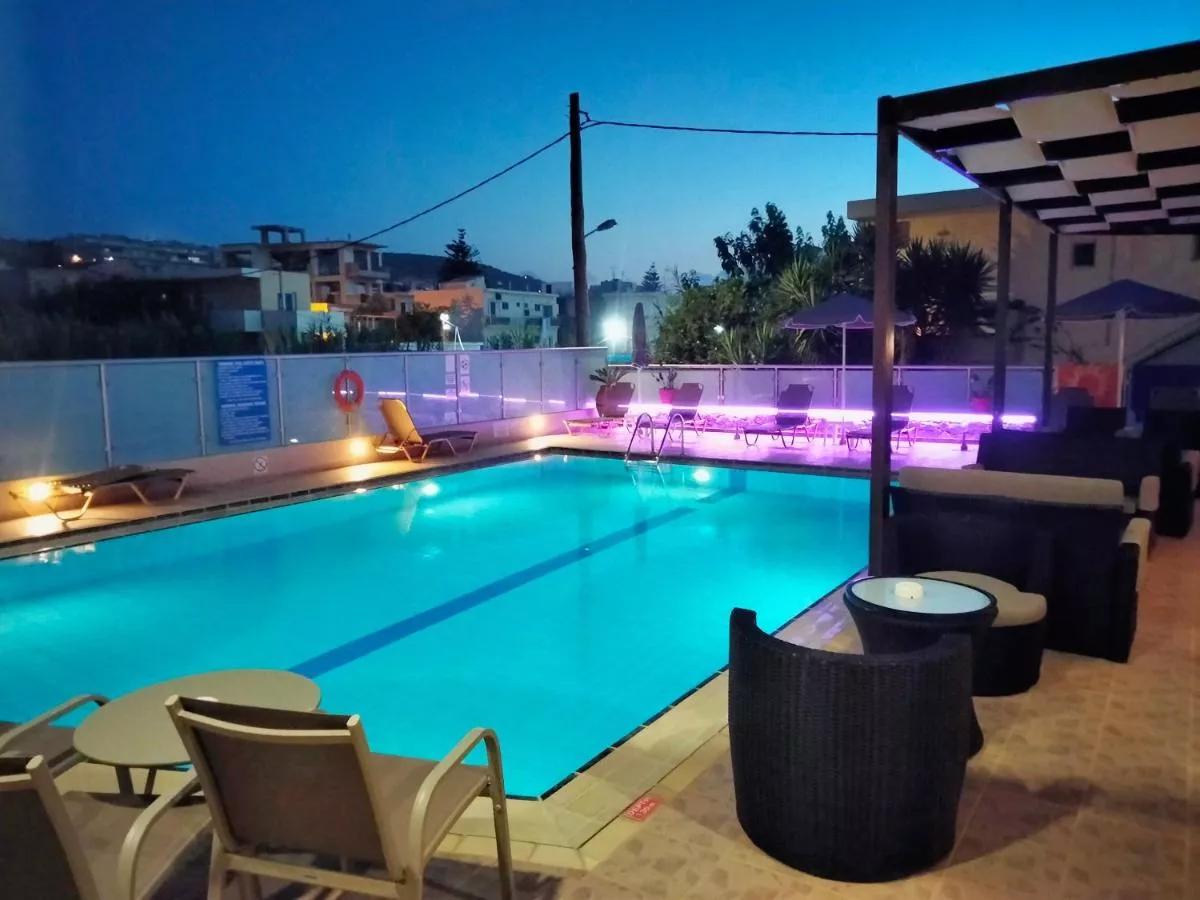 Zannis Hotel Apartments