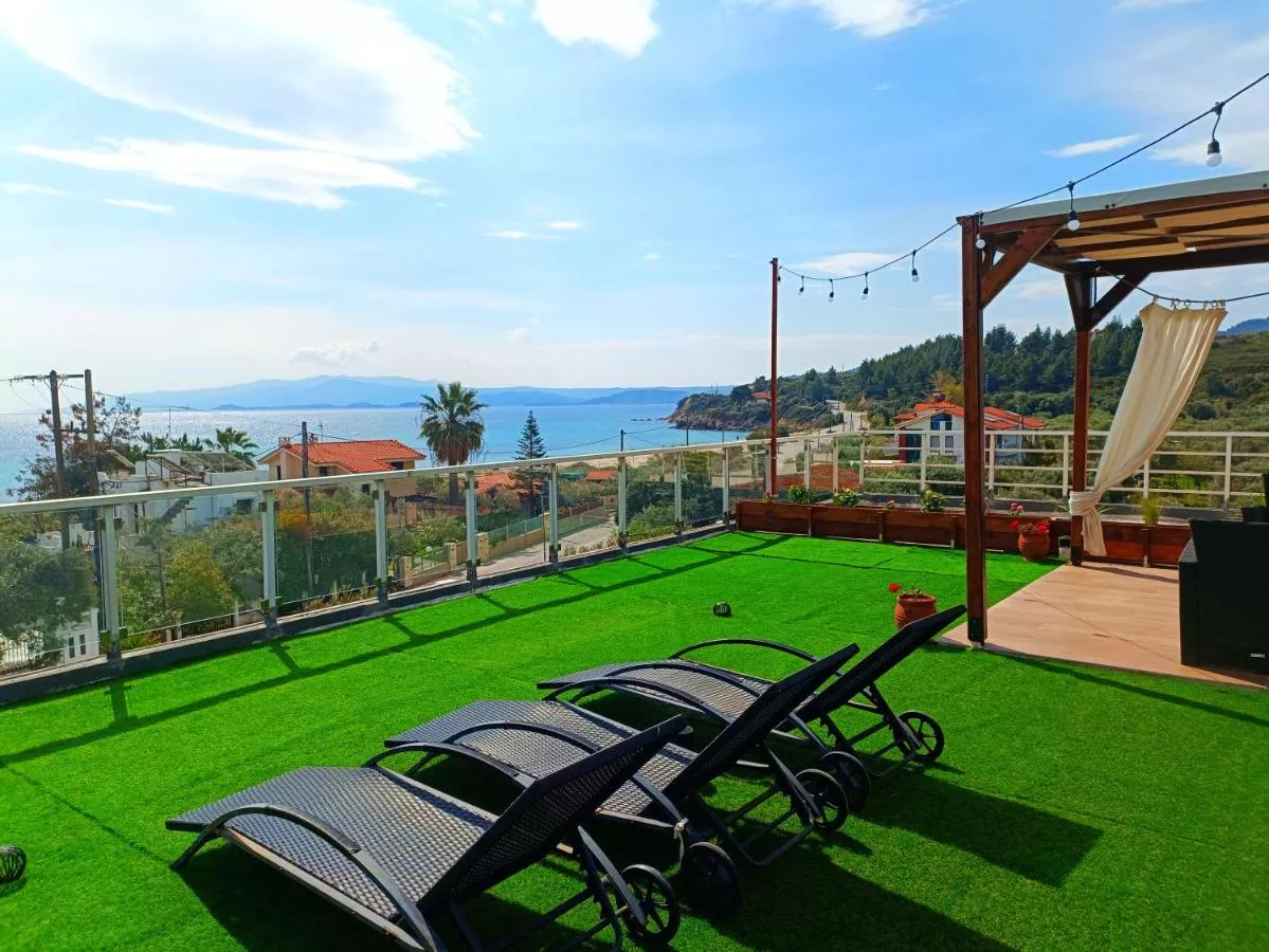 Salonikiou Beach Deluxe Apartments