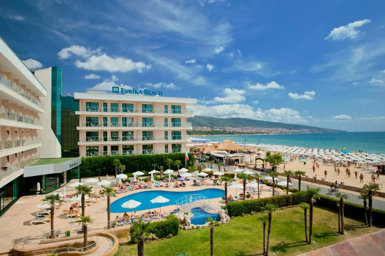 Dit Evrika Beach Club