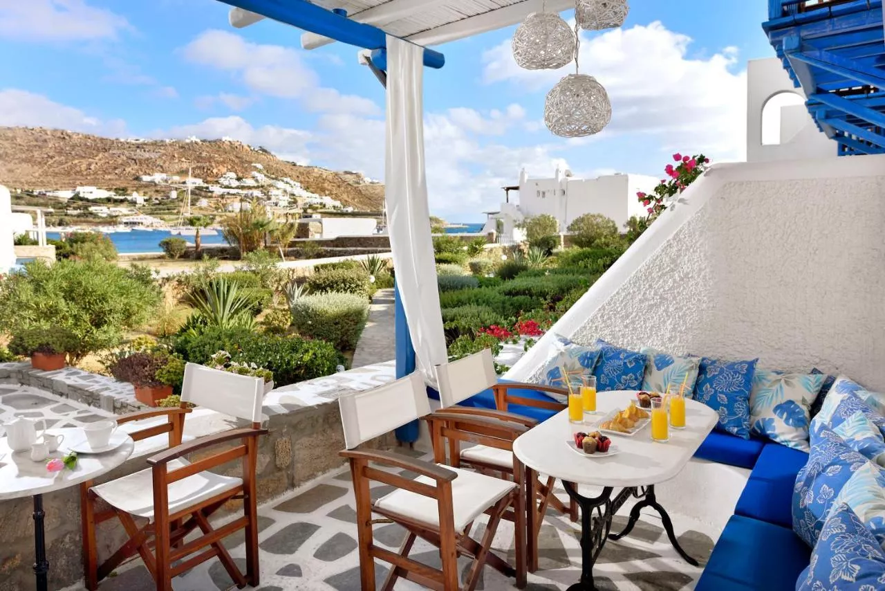 Erato Hotel
