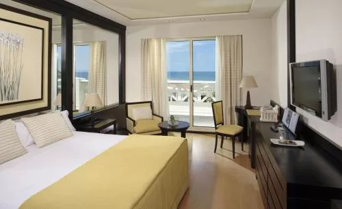 Las Arenas Balneario Resort