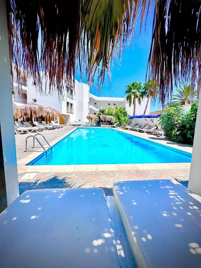 Antonis G Apartments