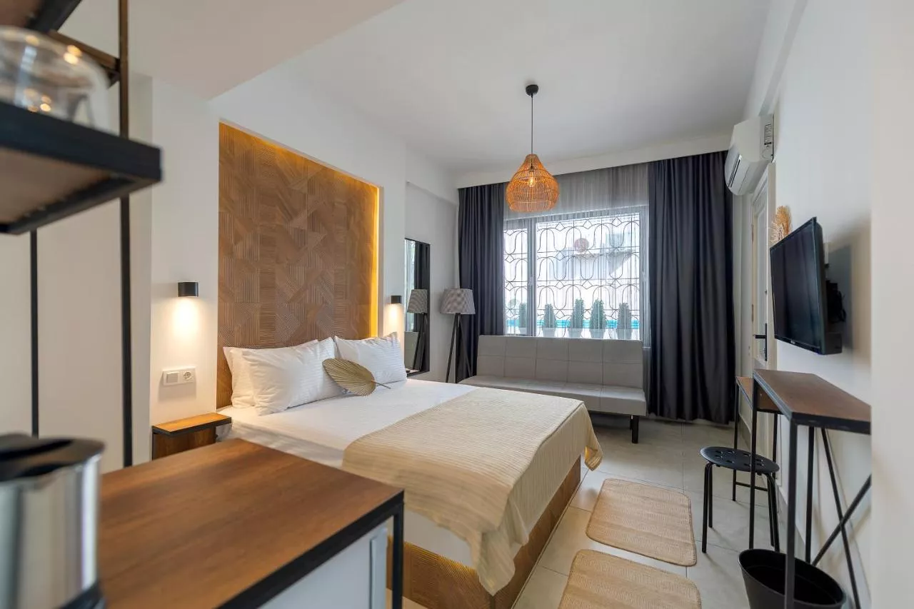 The Easy Rooms