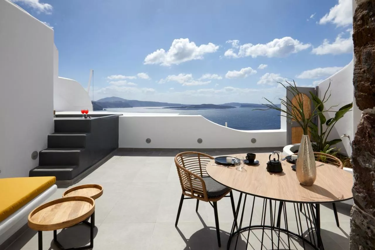 Allure Breeze Suites