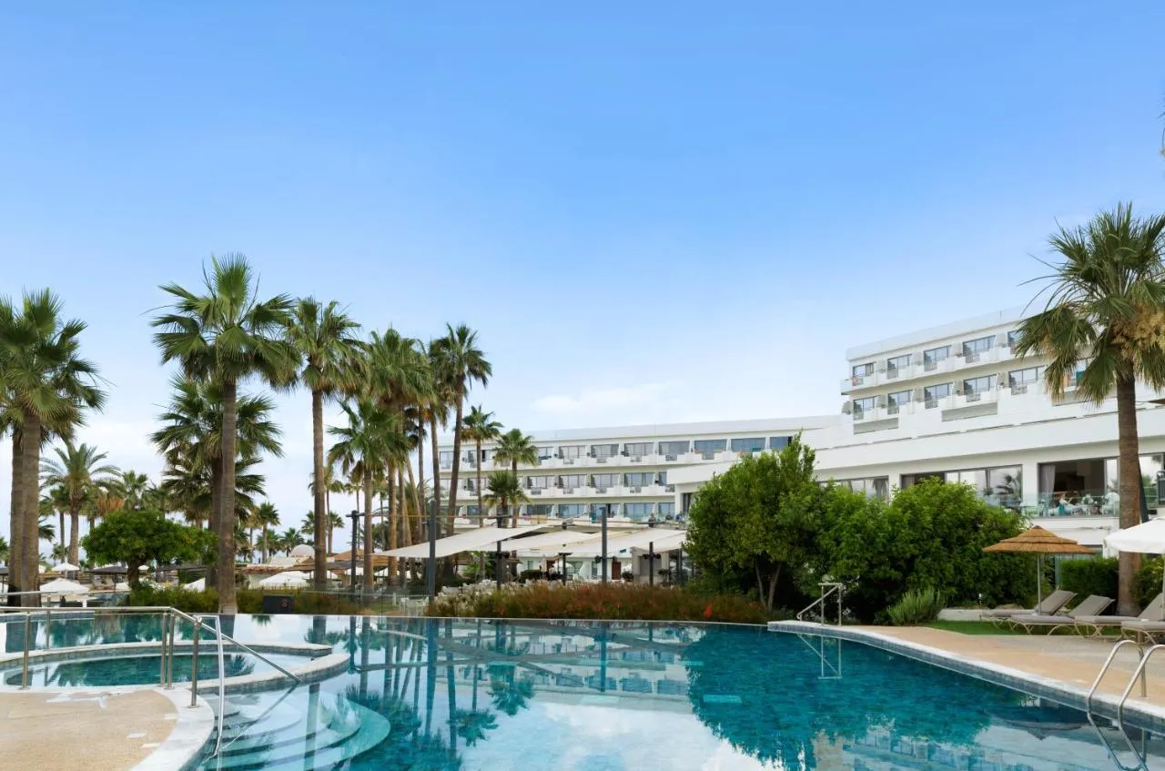St George Beach Hotel & Spa Resort