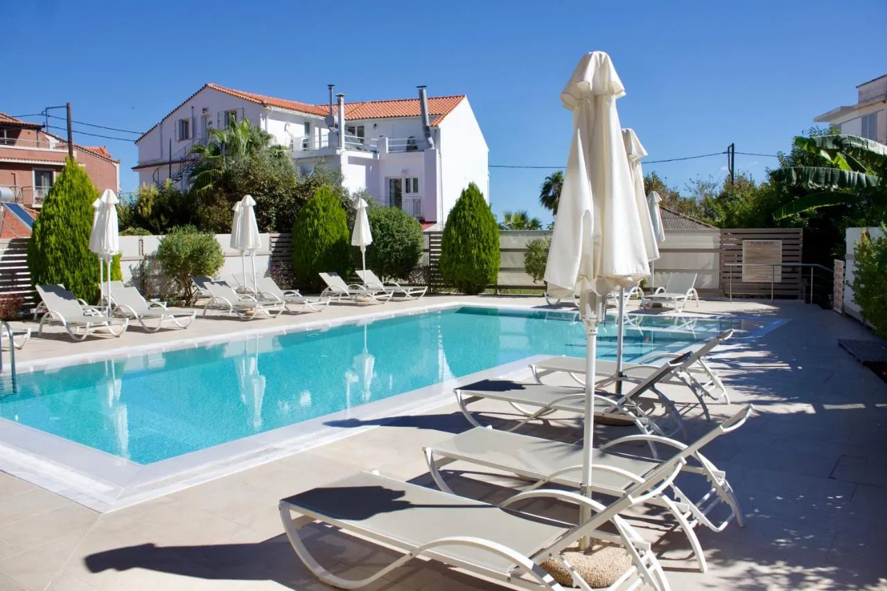 Notos Luxury Studios & Apartments