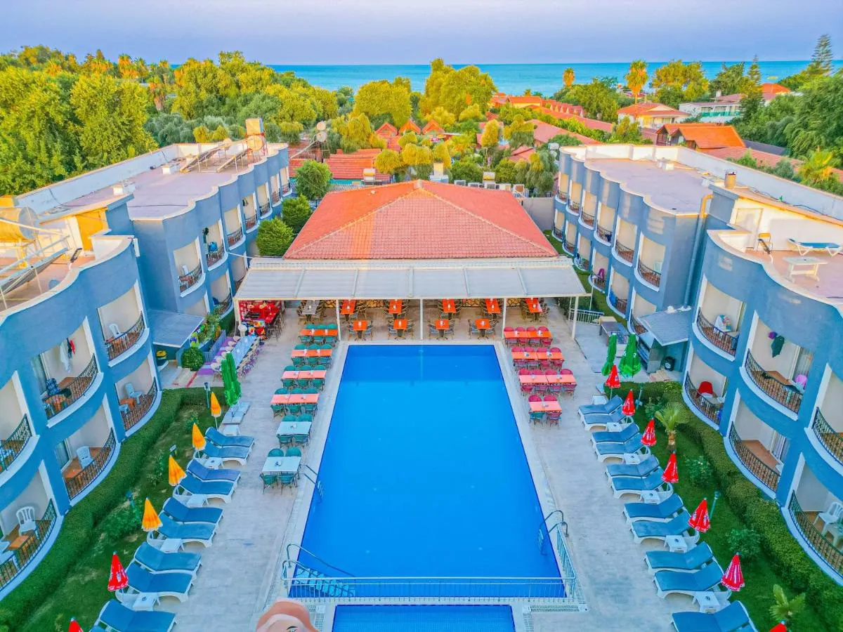 Sayanora Hotel & Park