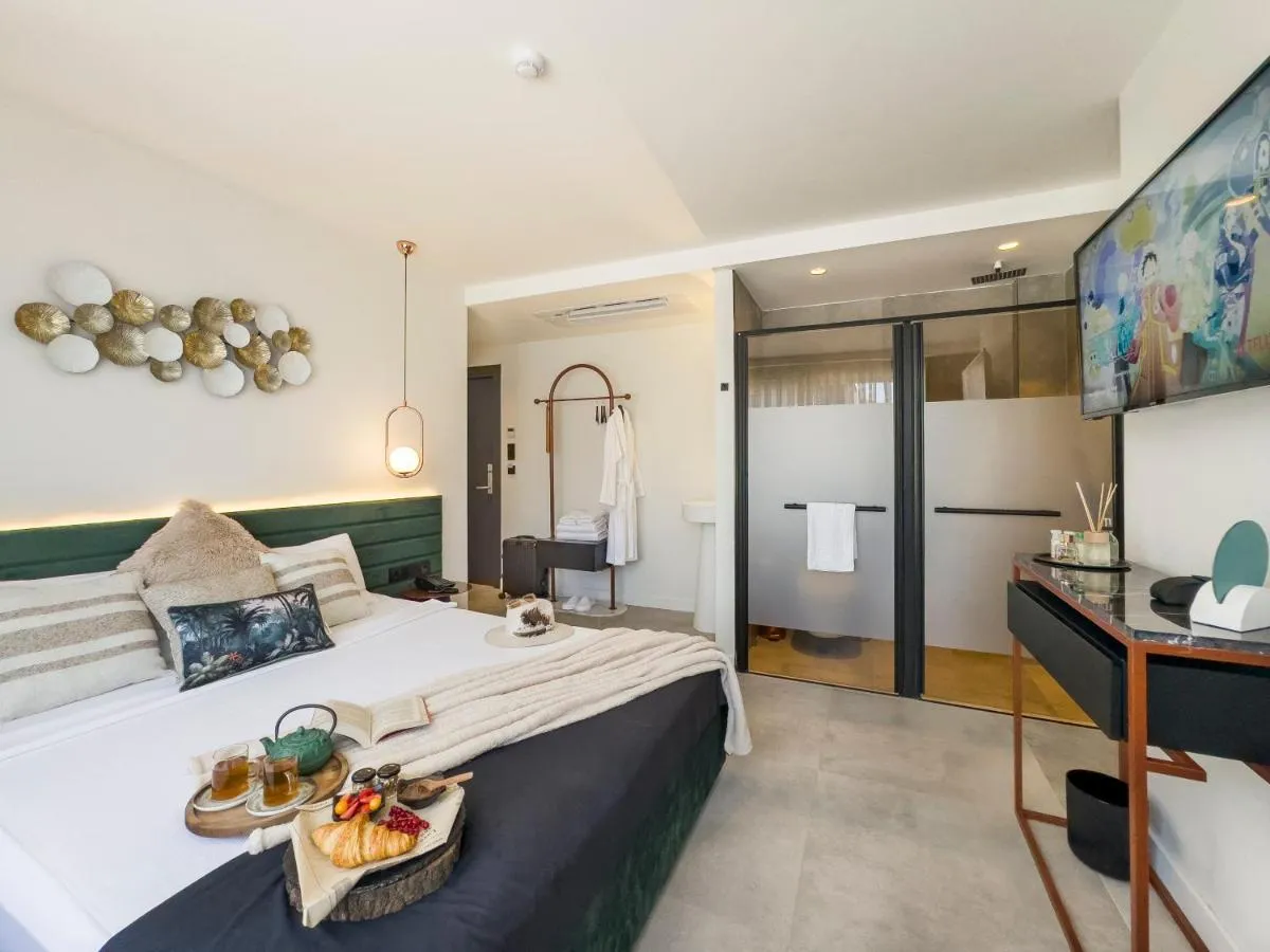 The One Living Hotel