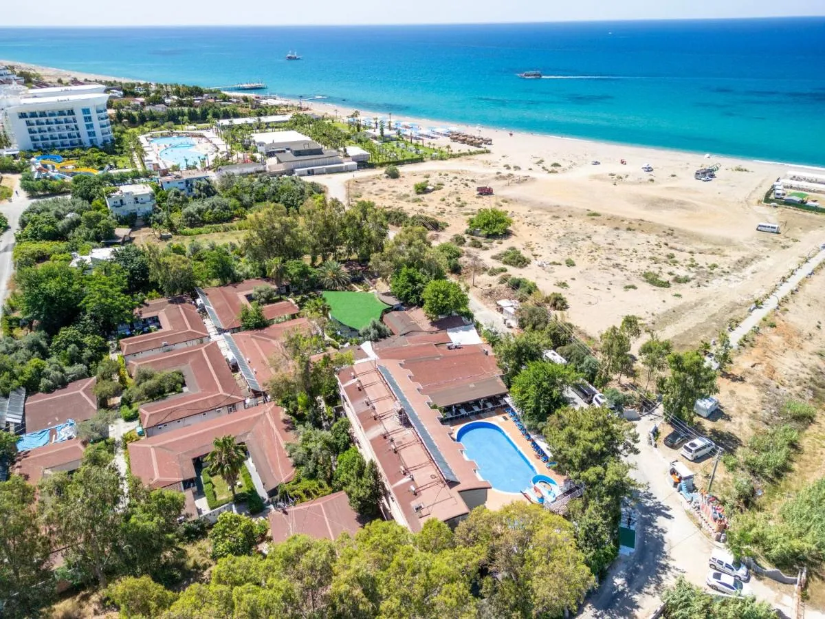 Aperion Beach Hotel