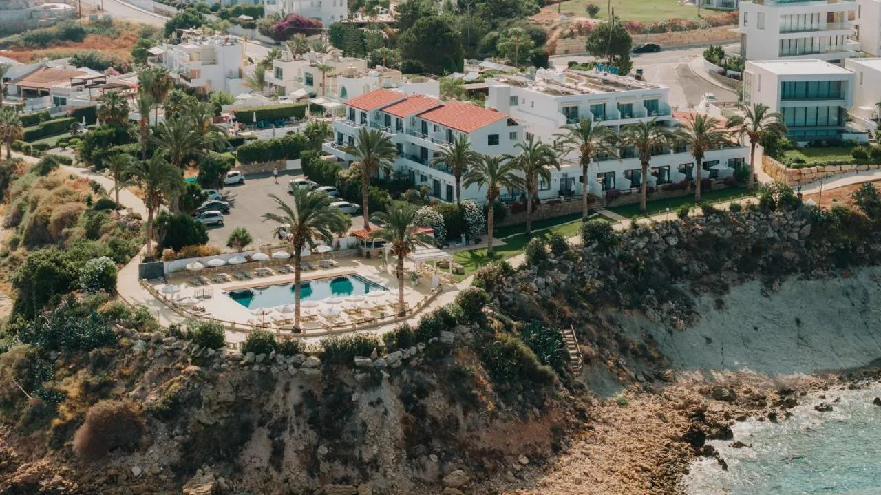 Vrachia Beach Hotel & Suites