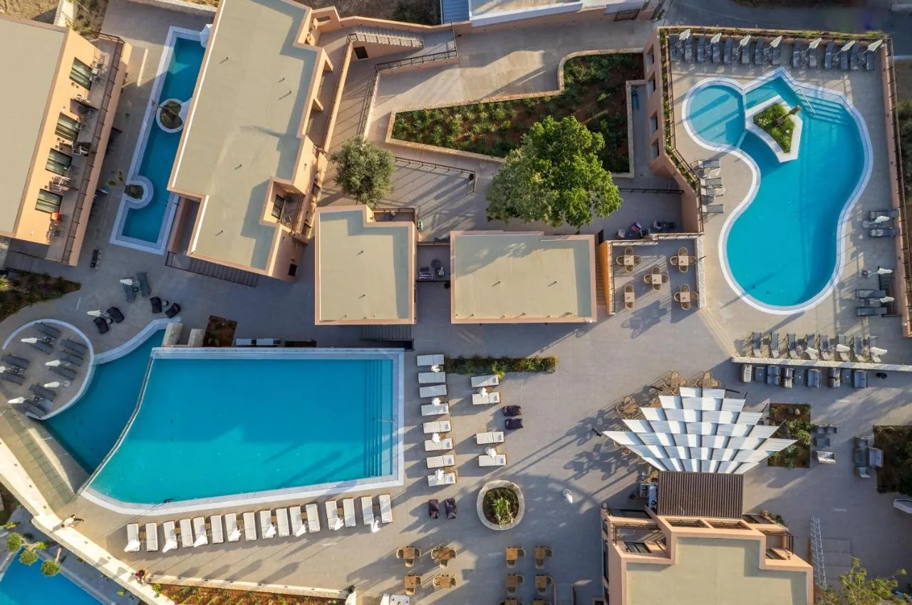 Pyria Hotel