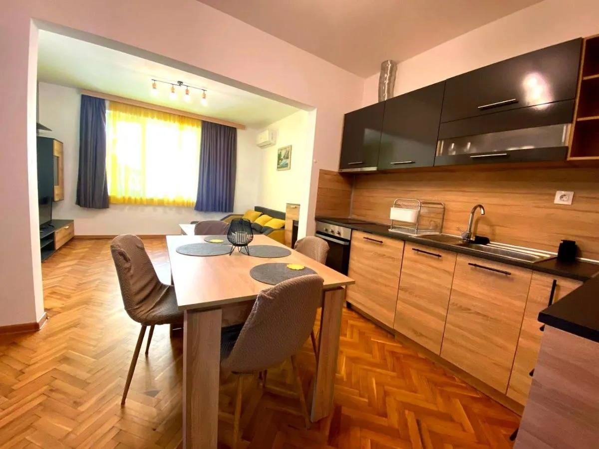 Sun & Serenity Beach, Park, City