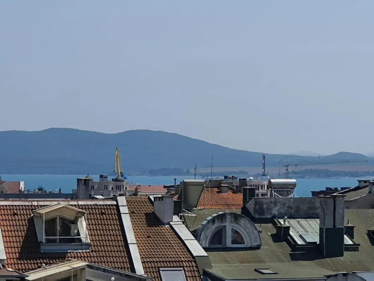 Spaciuos & Comfortable Studio Lotus-top Location