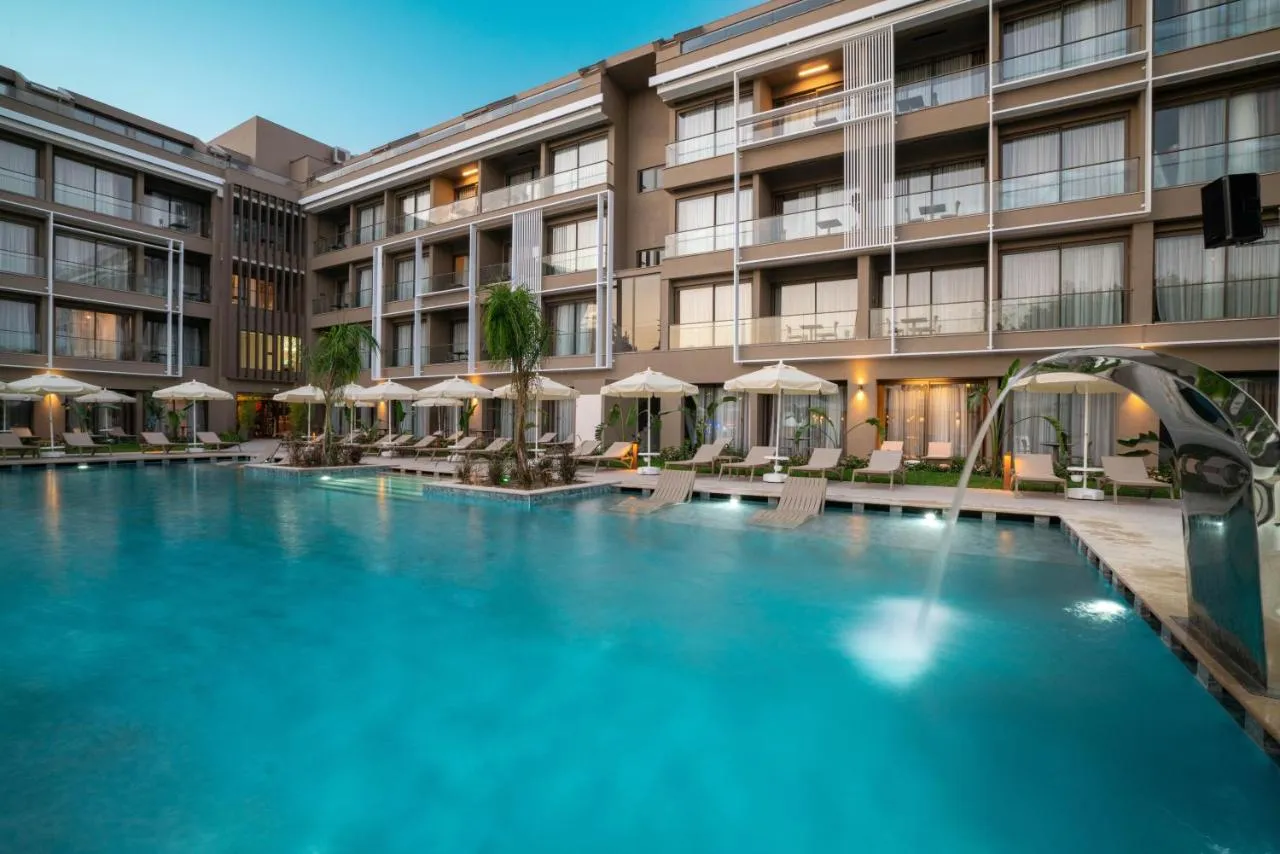 Prive Suite Side & Spa