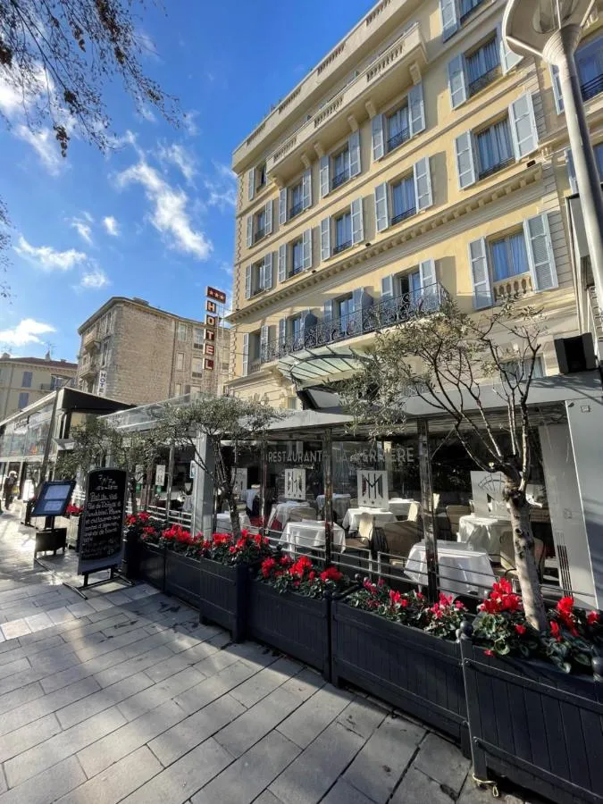 Hotel & Appartment Monsigny