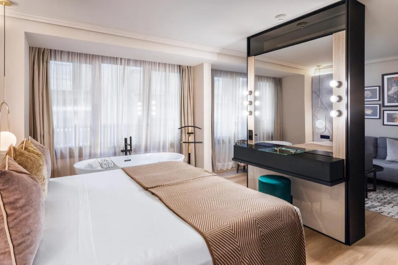 Nivia Born Boutique Hotel