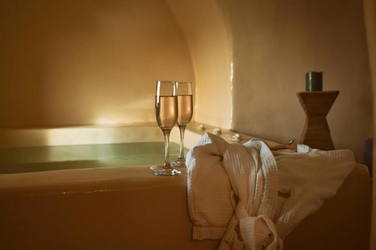 Oia Unique Homes by K & K