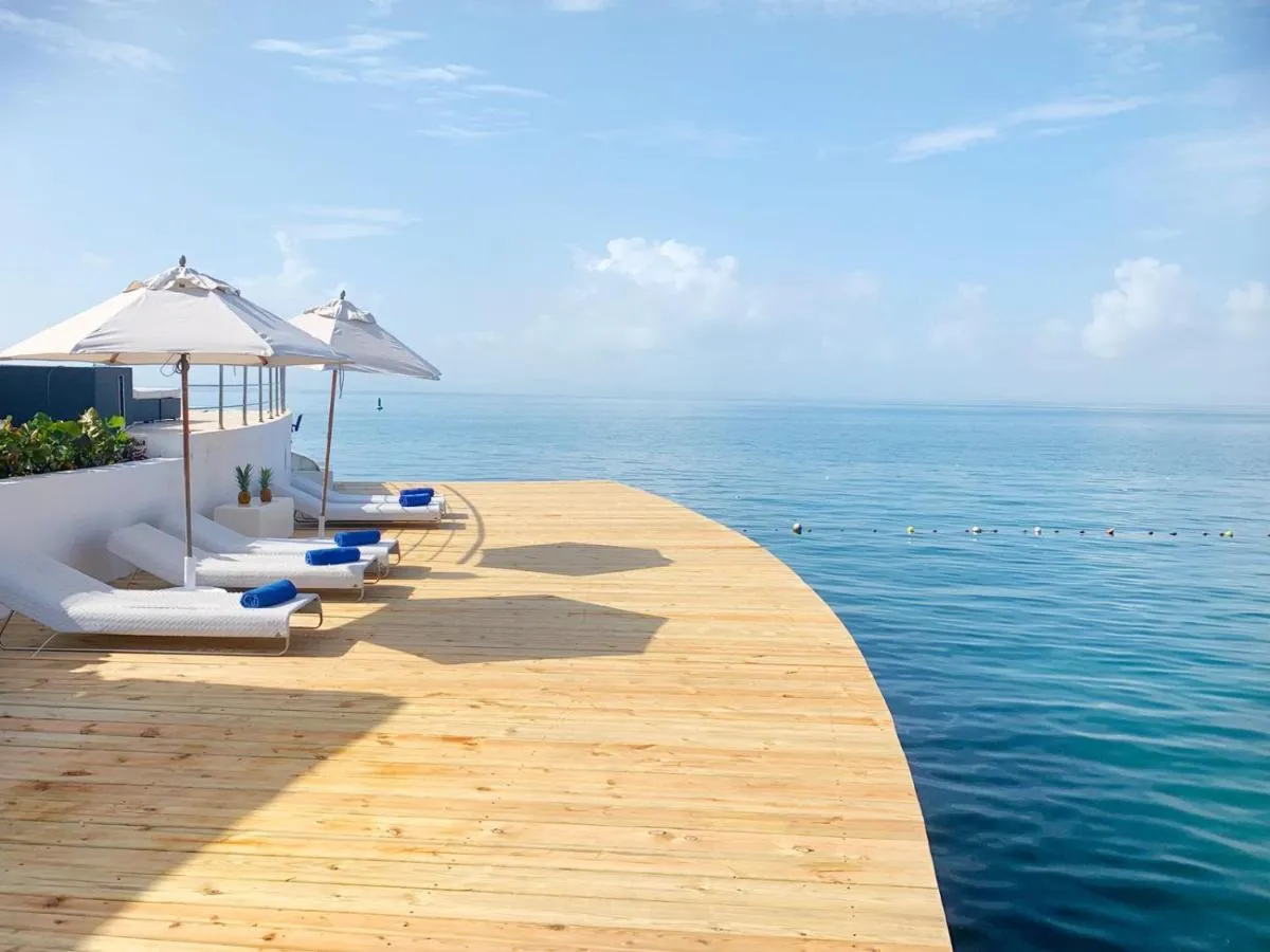The Bannister Hotel & Yacht Club