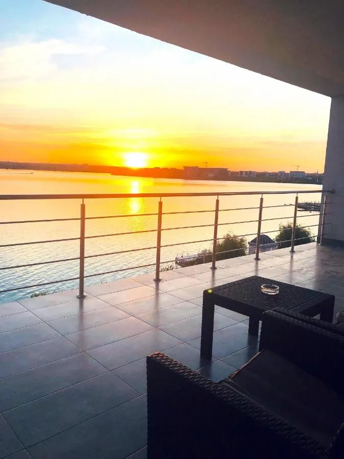 Holidays Lake Vibes Mamaia Nord