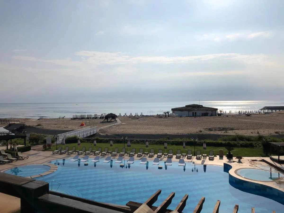 Oasis Club Apartments