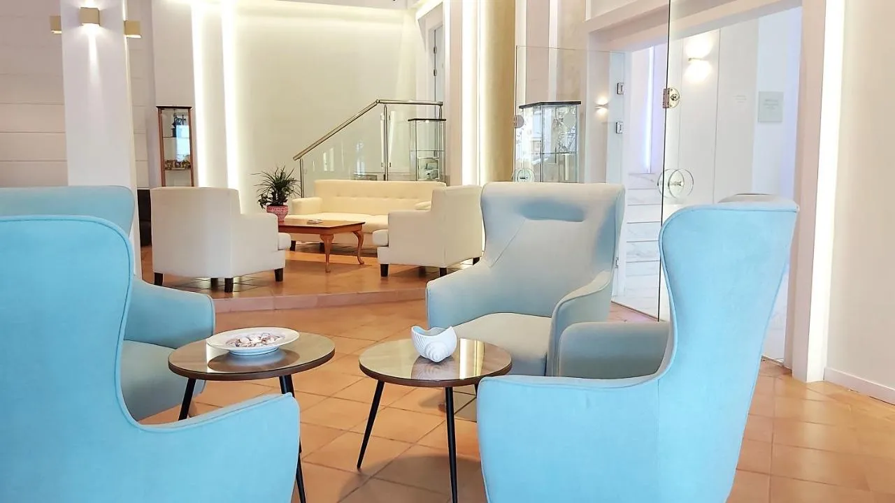 Akrogiali Exclusive Hotel