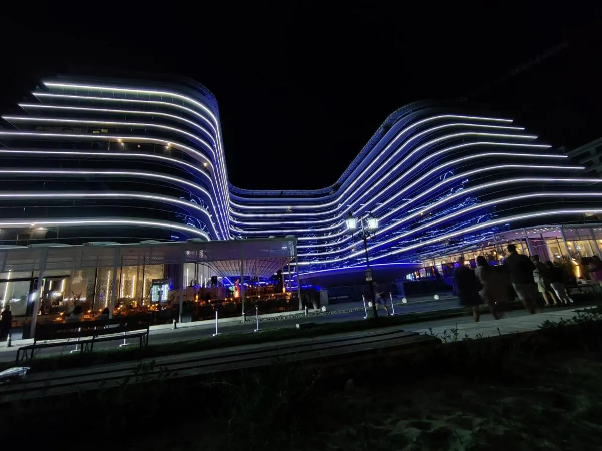 White Titanic Studio310