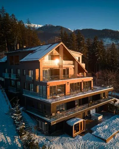 The Pines Bucegi Lodge