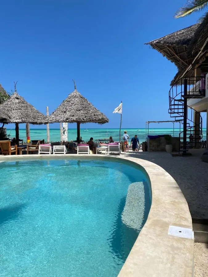 Blue Reef Sport & Fishing Lodge Bungalows