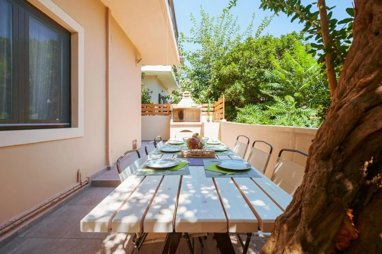 Stylish Home With Terrace & Parking