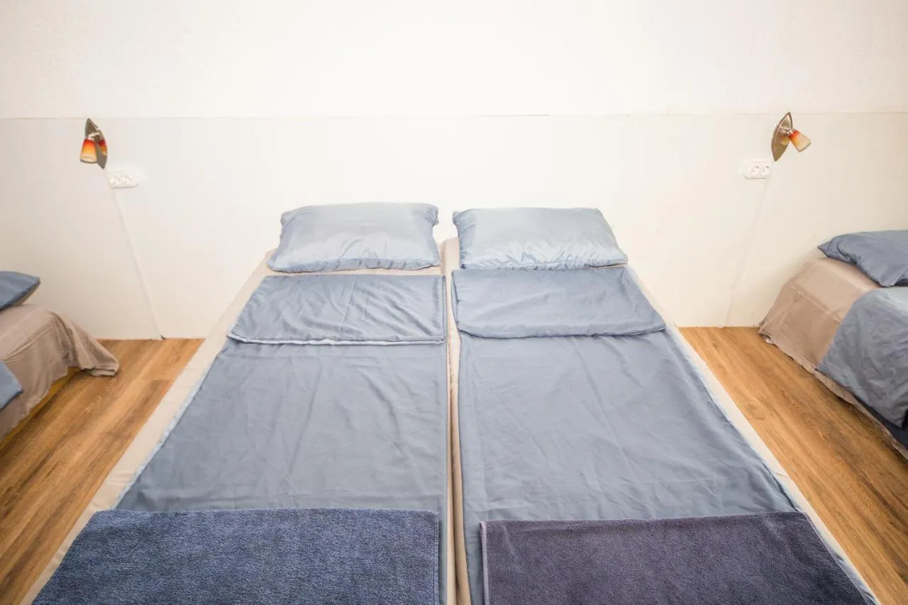 Big 2 Bedrooms Apartment On Bulair Str