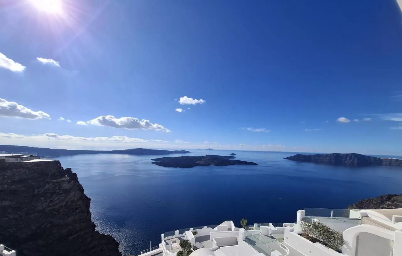 Aeolos Studios & Suites