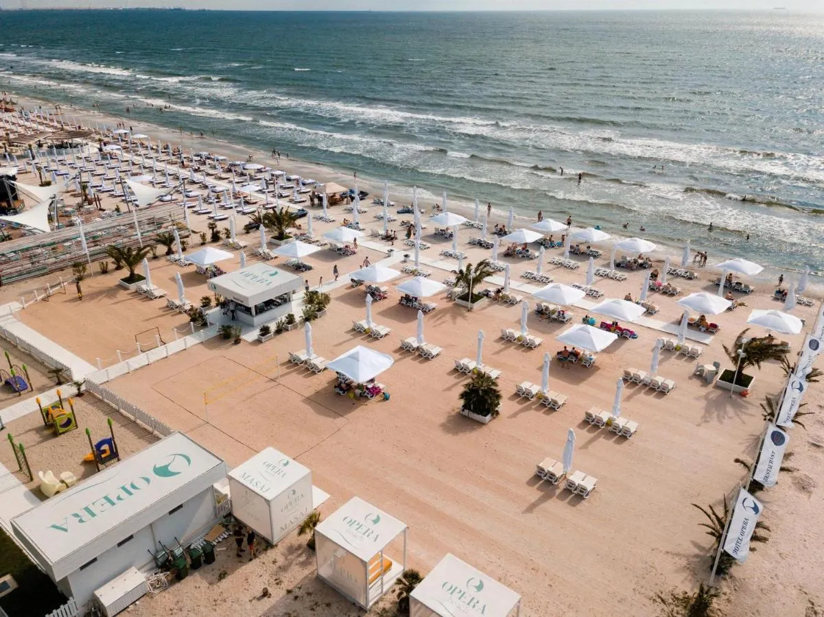 Mamaia North Street Lotus