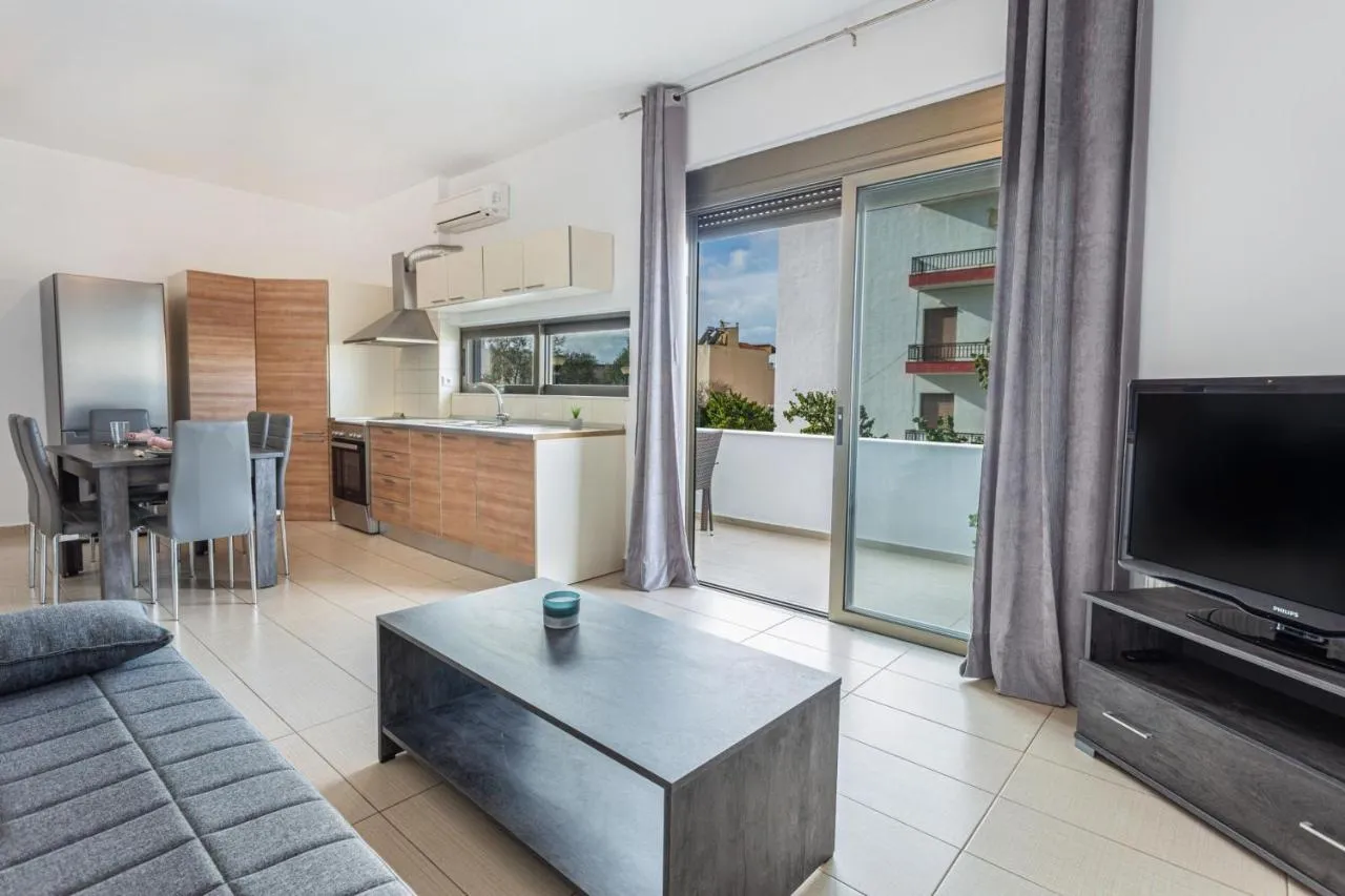 Iriana's Apartments In Center