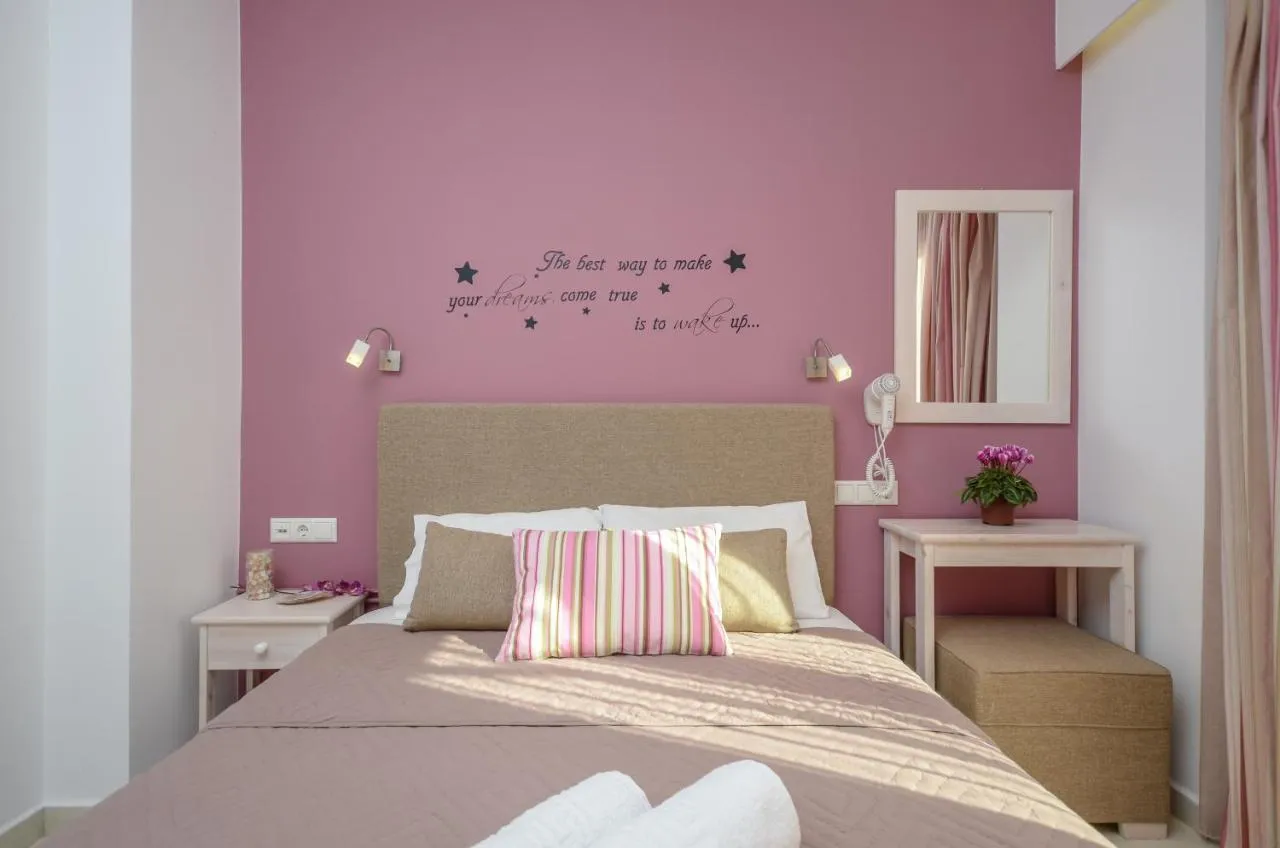 Panormos Hotel & Studios