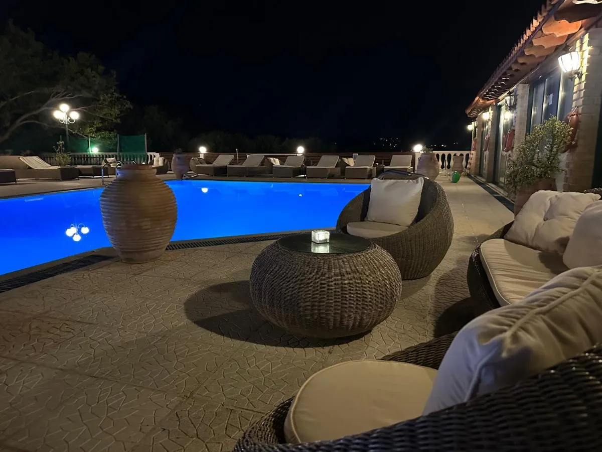 Nikos & Katerina Studios