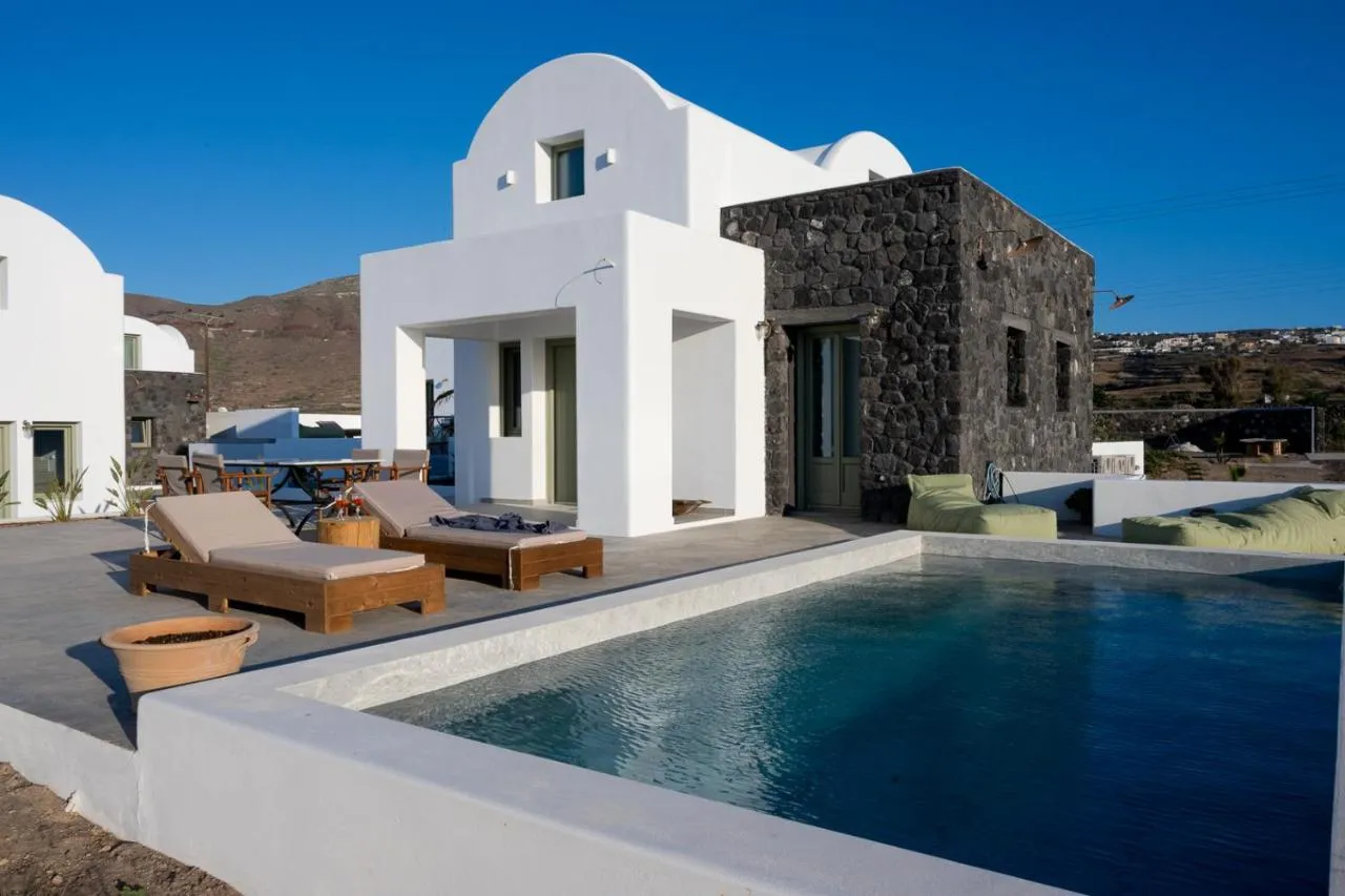 Oia Kissiri Private Pool Villas