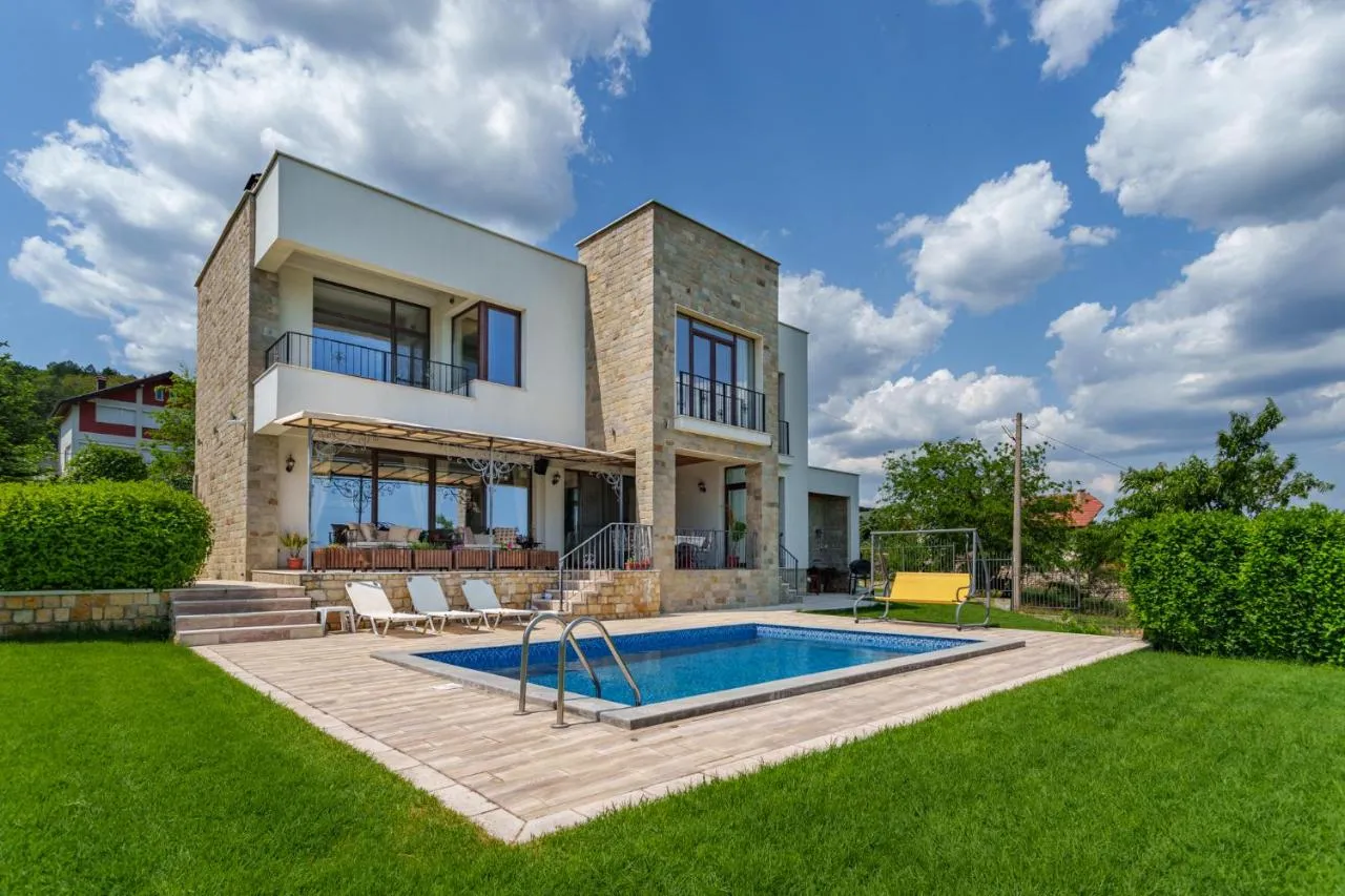 Villa Poemia