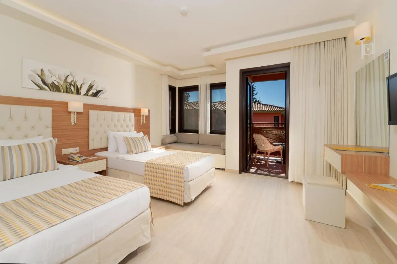 Suncity Hotel & Beach Club